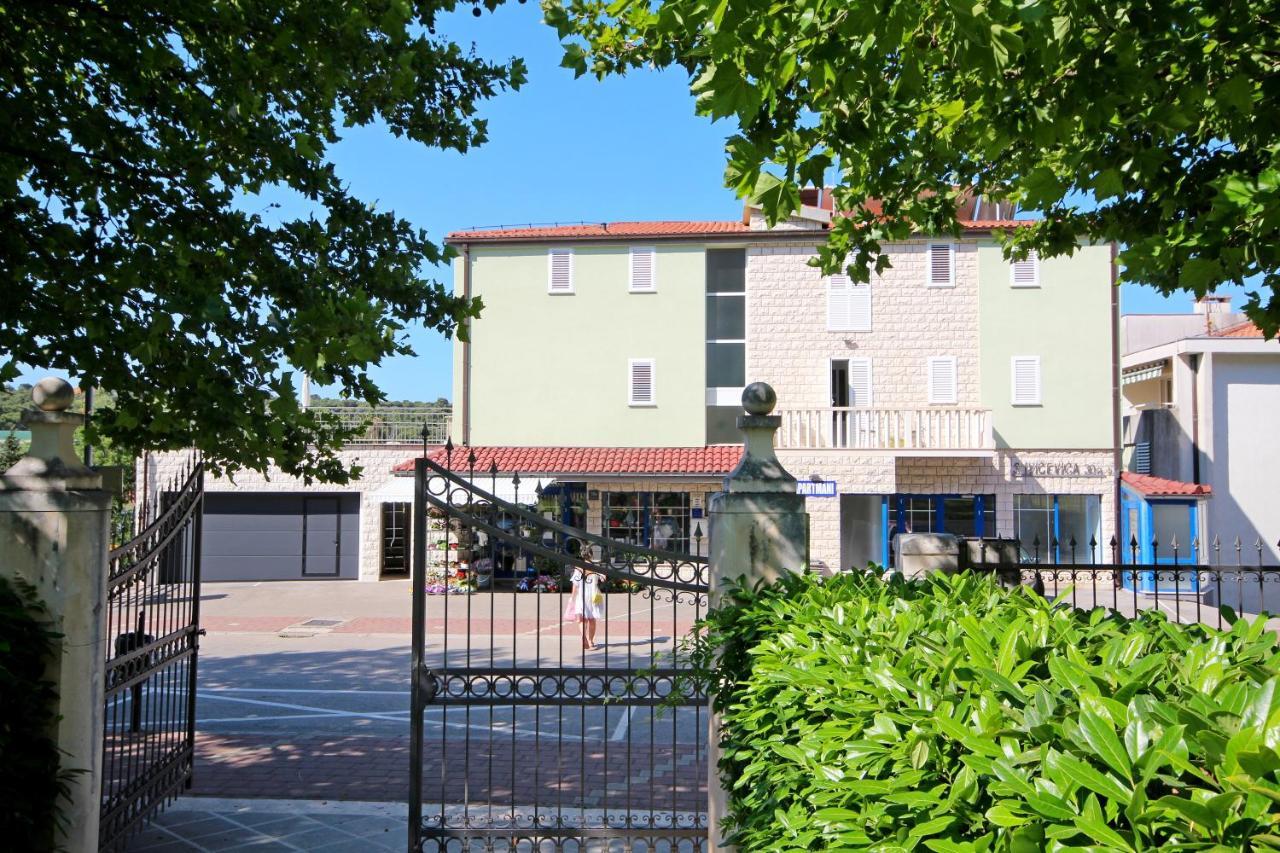 Apartment Vucic Макарська Екстер'єр фото